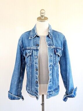 Vintage 1999 Levi’s Women's Type III Trucker Denim Jacket Size 40- Nice Fade